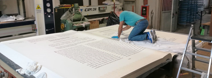 Realizzato in Italia il libro sacro più grande mai stampato al mondo