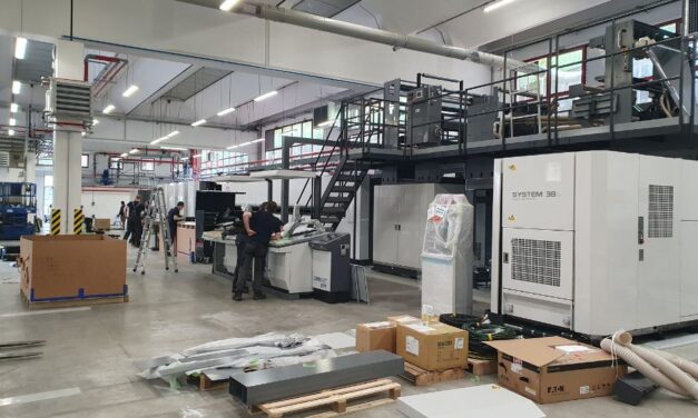 Graphicscalve installa una Komori System 38S+KHS-AI