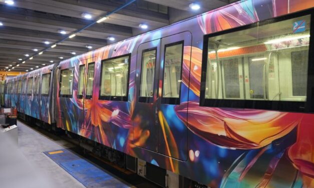 Un treno della metro di Roma è diventato un’opera d’arte sostenibile