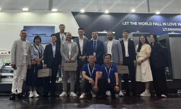 Graphic Machine Service, piegaincolla per medie e grandi dimensioni