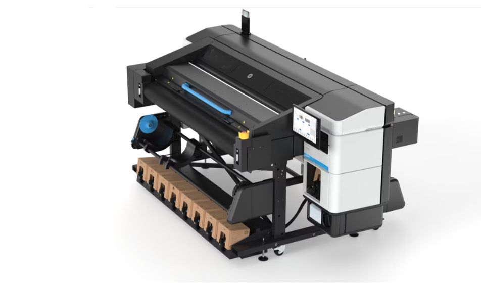 HP mette a segno la 100ª installazione della HP Latex R530 e lancia HP PrintOS Software Suite