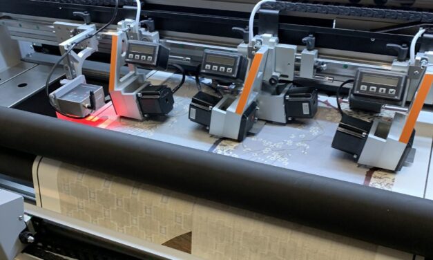 Taglio senza linee bianche della carta da parati da Flexa