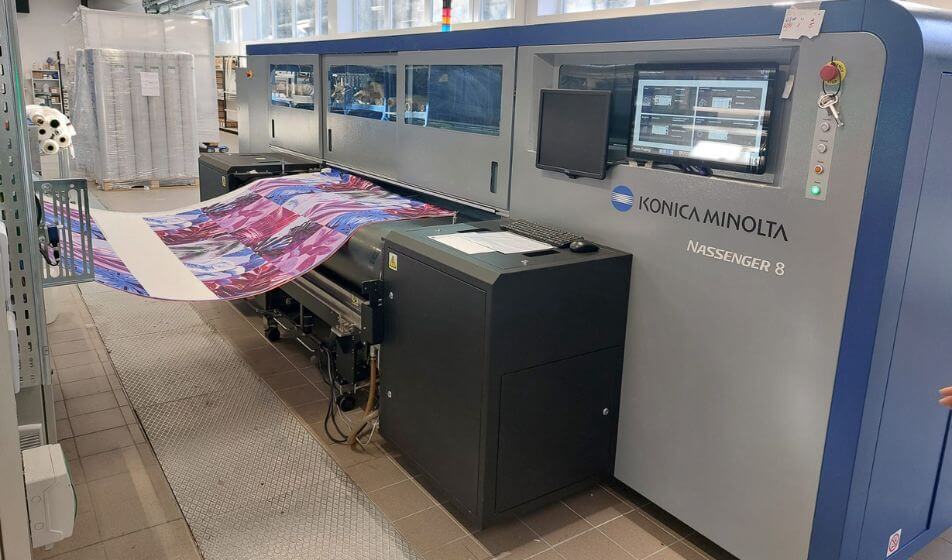 Gentili Mosconi e Konica Minolta: prima installazione al mondo di una macchina digitale per la stampa su acetato