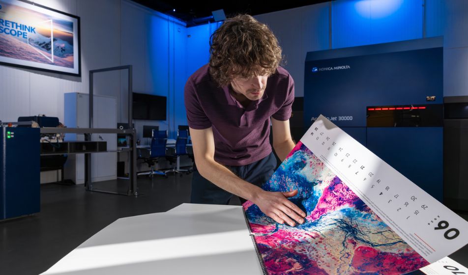 Il mercato dell’inkjet B2 è maturo: AccurioJet 30000 lo prova con i numeri