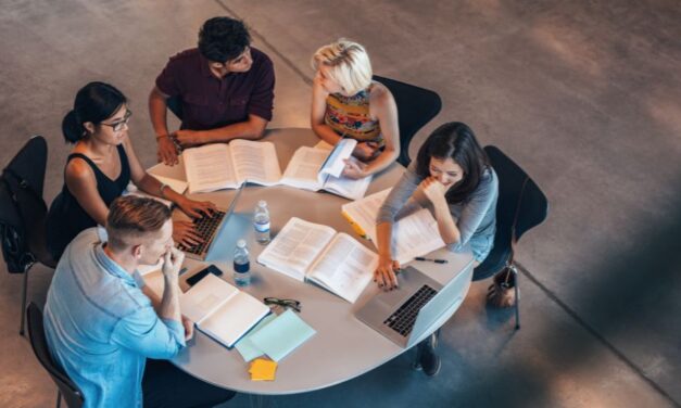 Università, per l’88% dei docenti il libro di testo è lo strumento più efficace